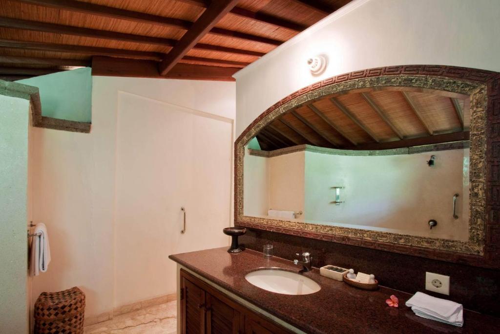 סמיניאק Villa Lalu חדר תמונה